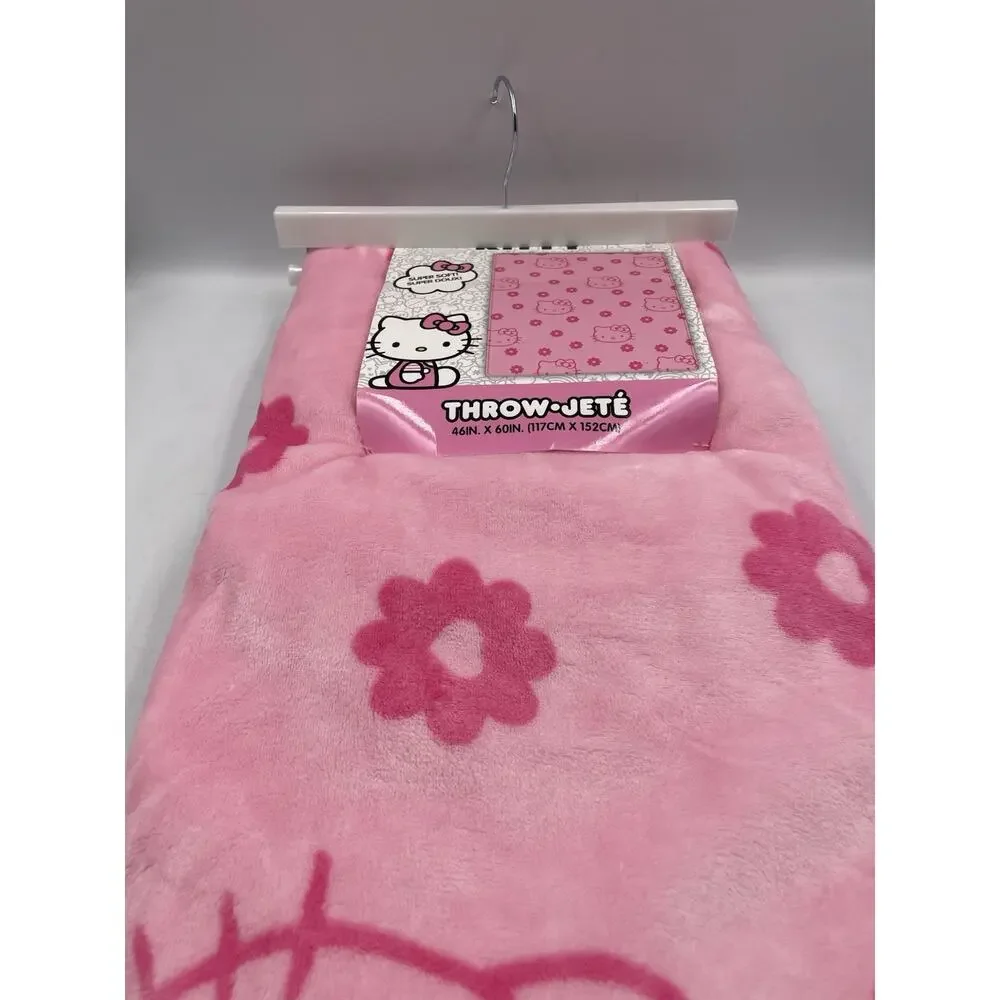 Hello Kitty Super Soft Spring Pink Daisies Throw Blanket 46”x60” NEW